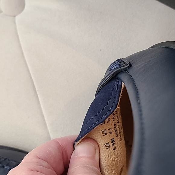 NWT Naturalizer Finley loafer. Navy, size 6.5 - Picture 7 of 8